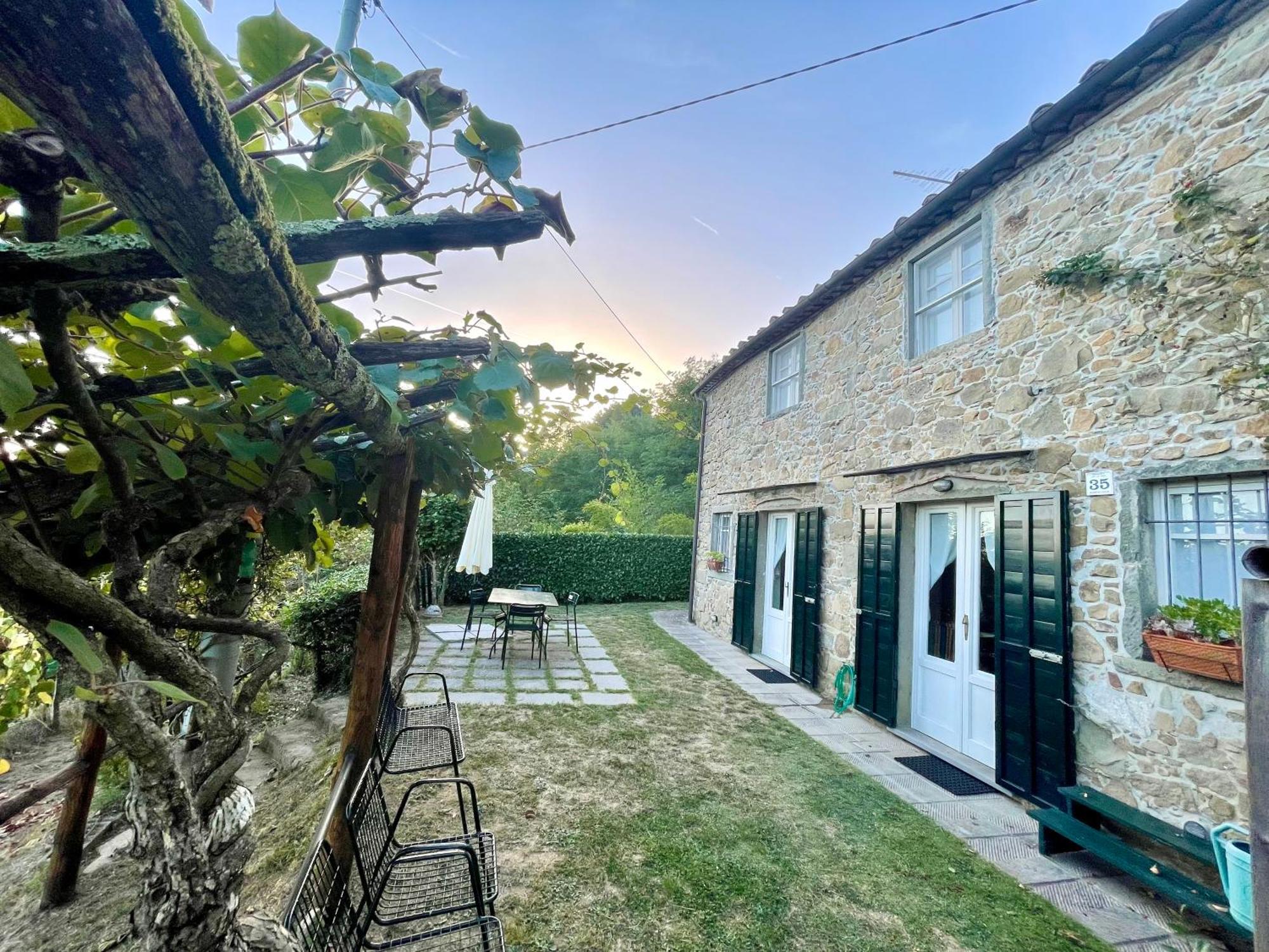 La Casa In Valli 35 バーニ・ディ・ルッカ エクステリア 写真